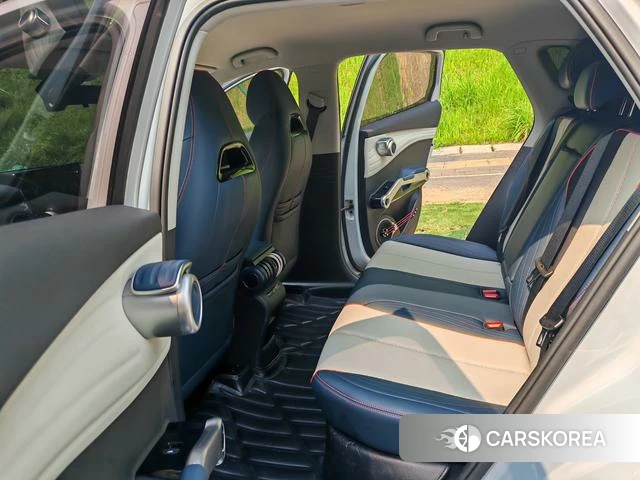 BYD Yuan PLUS 2023 Белый из Китая, фото 2