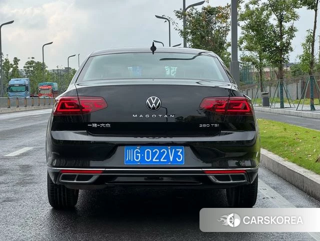 Volkswagen Magotan 2025 Черный из Китая, фото 2