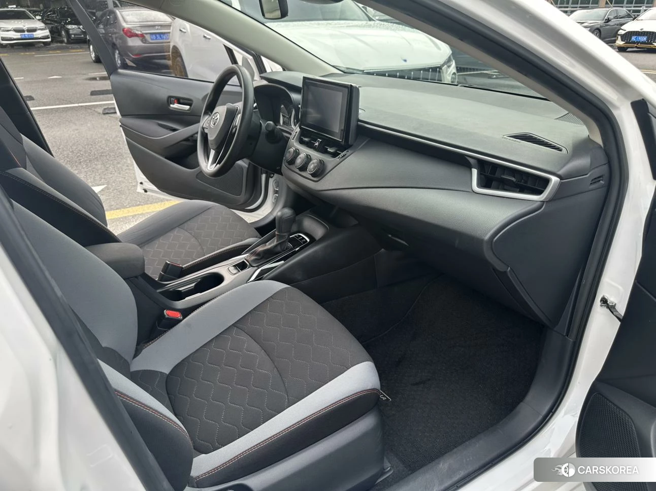 Toyota Corolla 2021 Белый из Китая, фото 2