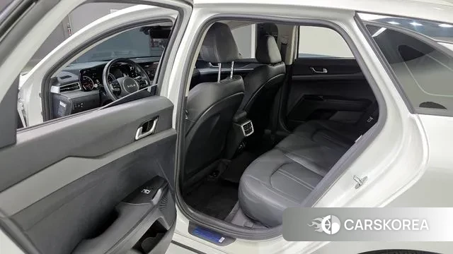 Kia K5 3rd generation 2023 Белый из Кореи, фото 2