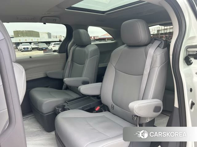 Toyota Grevia 2024 Белый из Китая, фото 2