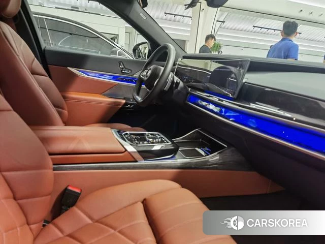 BMW 7 series 2024 Черный из Китая, фото 2