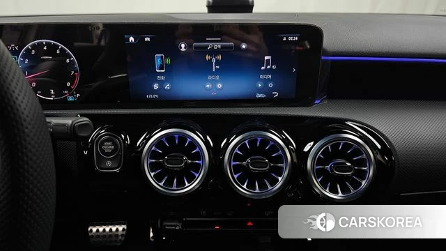 Mercedes-Benz A-Class W177 2025 Белый из Кореи, фото 2