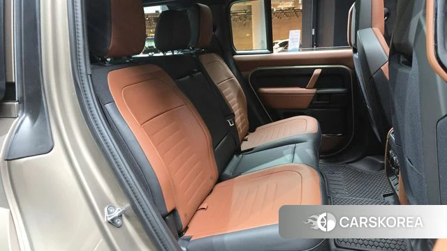 Land Rover Defender (L663) 2025 Золотой из Кореи, фото 2