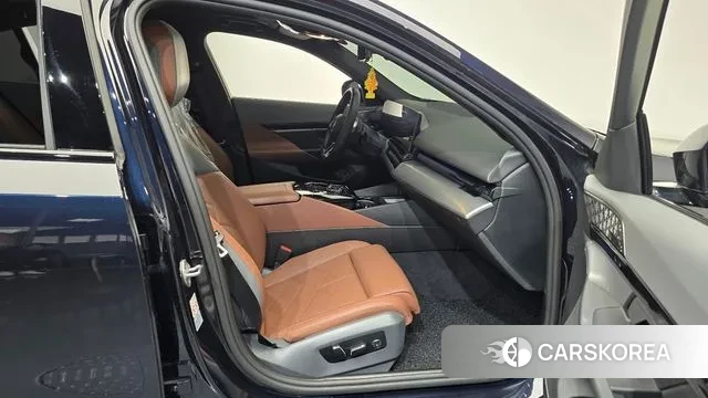 BMW 5 Series (G60) 2024 Черный из Кореи, фото 2