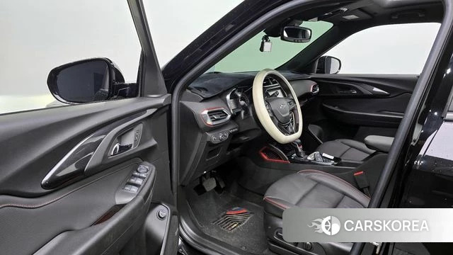 Chevrolet (GM Daewoo) Trailblazer 2023 Черный из Кореи, фото 2