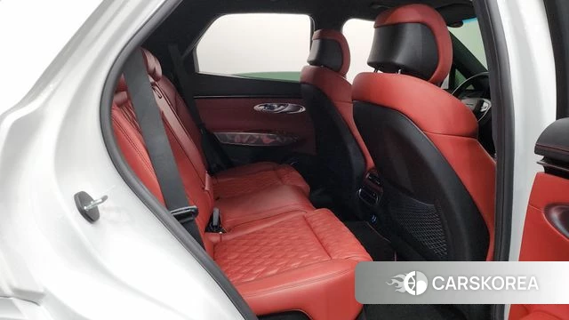 Genesis GV70 2022 Белый из Кореи, фото 2