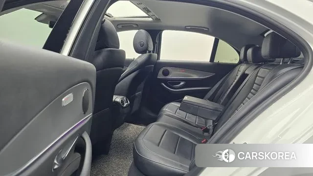 Mercedes-Benz E-Class W213 2019 Белый из Кореи, фото 2