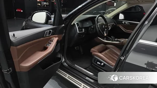 BMW X5 (G05) 2022 Черный из Кореи, фото 2