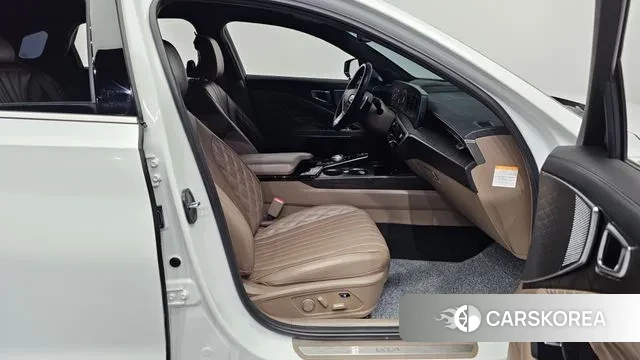 Kia K8 Hybrid 2023 Белый из Кореи, фото 2