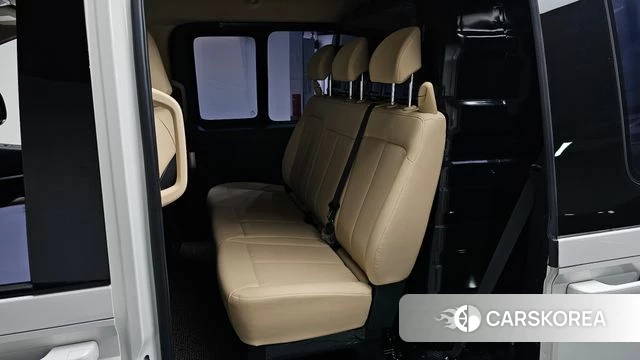Hyundai Staria 2025 Белый из Кореи, фото 2