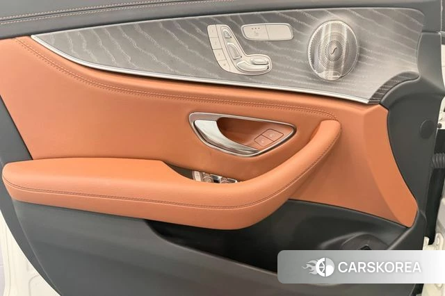 Mercedes-Benz E-Class W213 2021 Белый из Кореи, фото 2