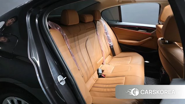 BMW 5 Series (G30) 2019 Серый из Кореи, фото 2