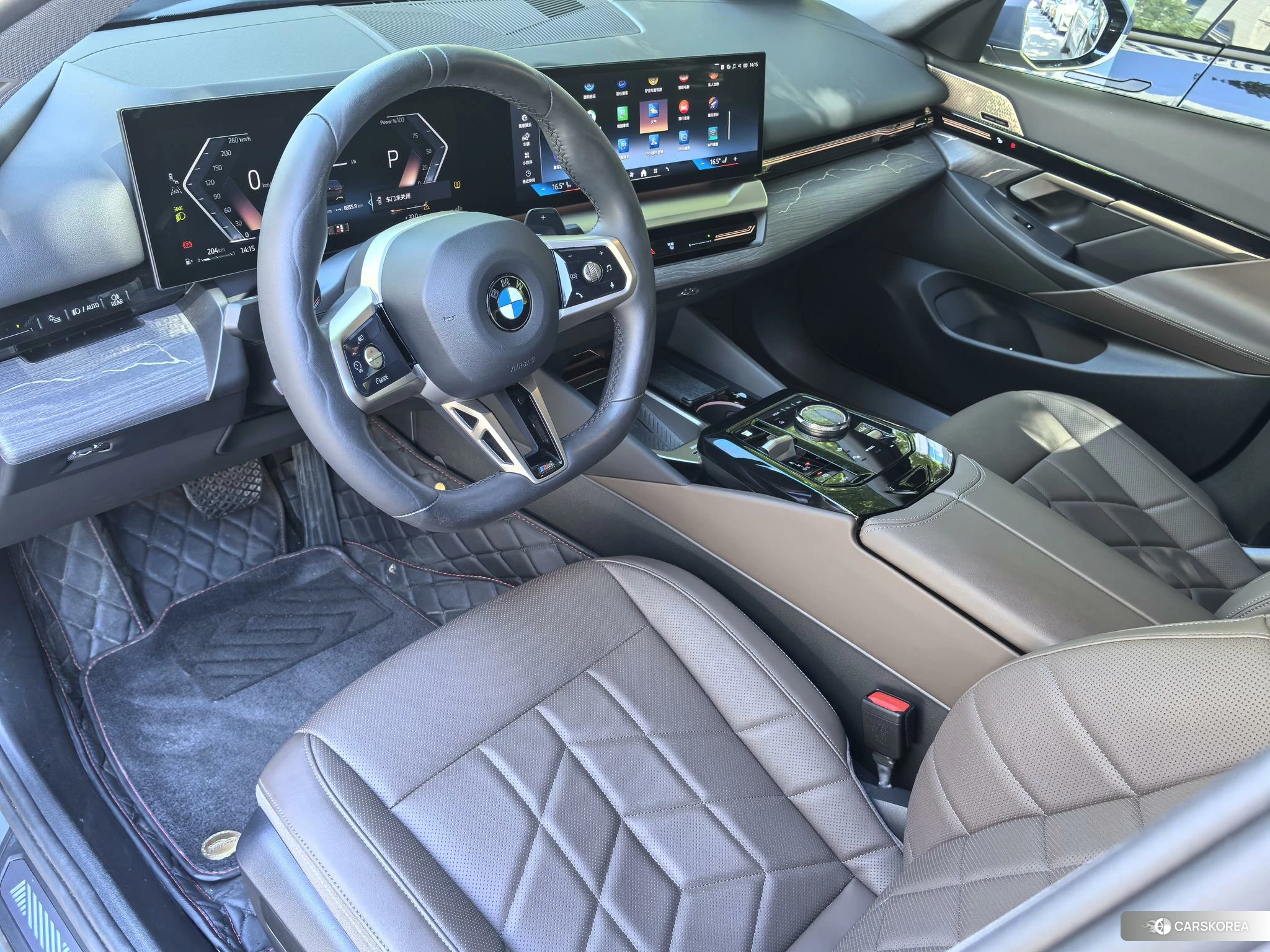 BMW 5 series 2024 Серебристо-серый из Китая, фото 2