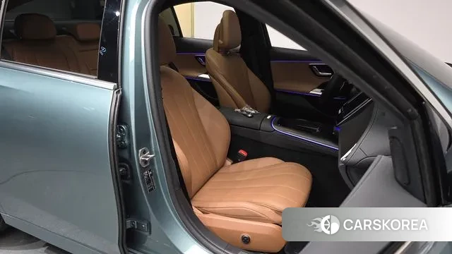 Mercedes-Benz E-Class W214 2025 Синий из Кореи, фото 2