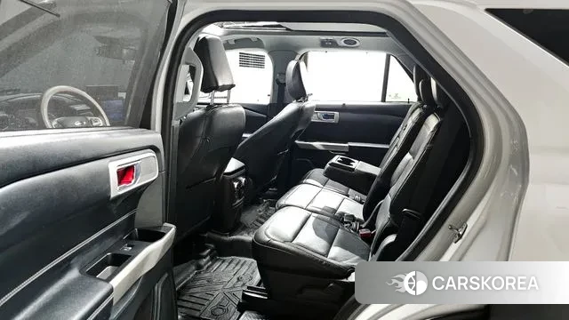 Ford Explorer 6th Generation 2022 Белый из Кореи, фото 2