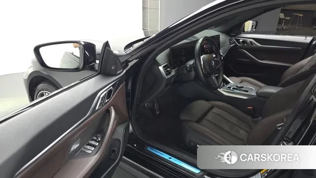 BMW i4 2023 Черный из Кореи, фото 2