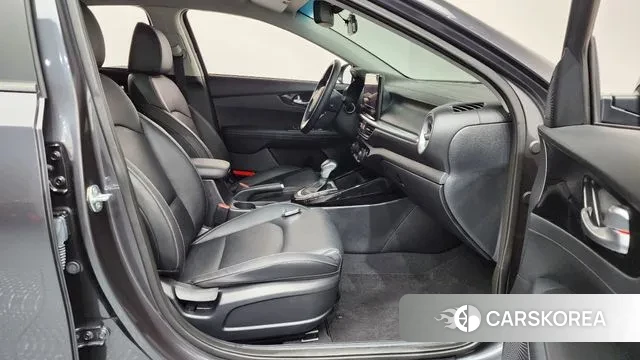 Kia The New K3 2nd generation 2024 Серый из Кореи, фото 2