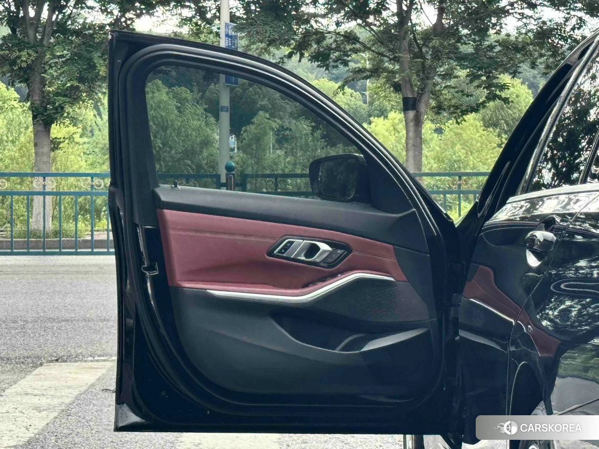 BMW i3 2023 Черный из Китая, фото 2