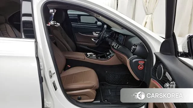 Mercedes-Benz E-Class W213 2020 Белый из Кореи, фото 2