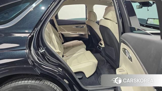 Genesis GV70 2022 Черный из Кореи, фото 2