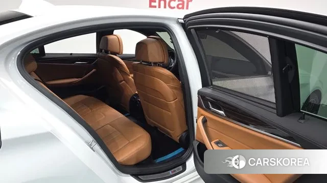 BMW 5 Series (G30) 2022 Белый из Кореи, фото 2