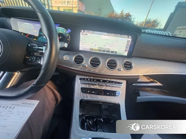 Mercedes-Benz E-Class W213 2021 Белый из Кореи, фото 2