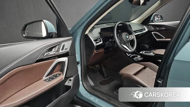 BMW X1 (U11) 2025 Синий нефрит из Кореи, фото 2