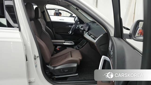 BMW X1 (U11) 2024 Белый из Кореи, фото 2