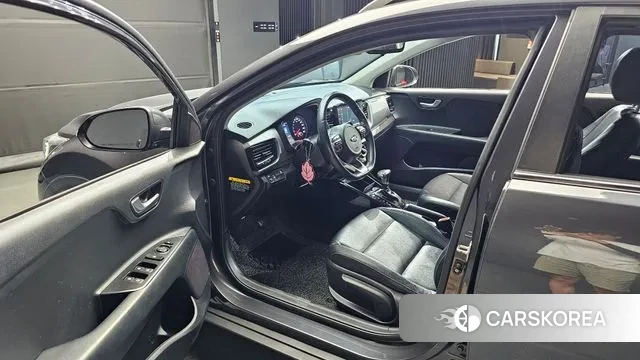 Kia Stonic 2018 Серый из Кореи, фото 2