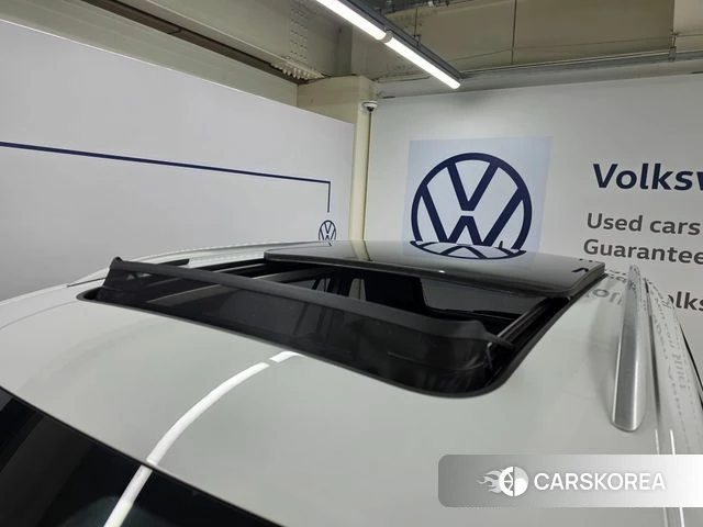 Volkswagen Tiguan second Generation 2020 Белый из Кореи, фото 2