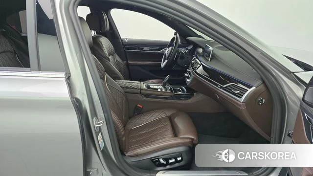 BMW 7 Series (G11) 2020 Серебристо-серый из Кореи, фото 2