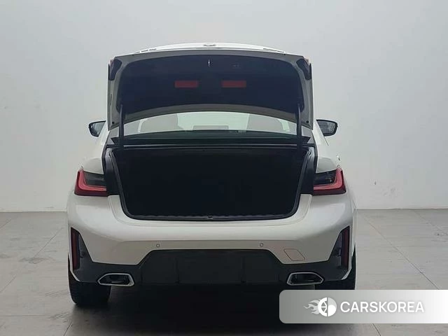 BMW 3 series 2025 Белый из Китая, фото 2