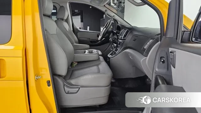 Hyundai The New Grand Starex 2018 Желтый из Кореи, фото 2