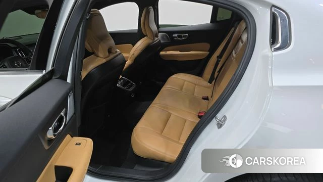 Volvo S60 3rd generation 2019 Белый из Кореи, фото 2