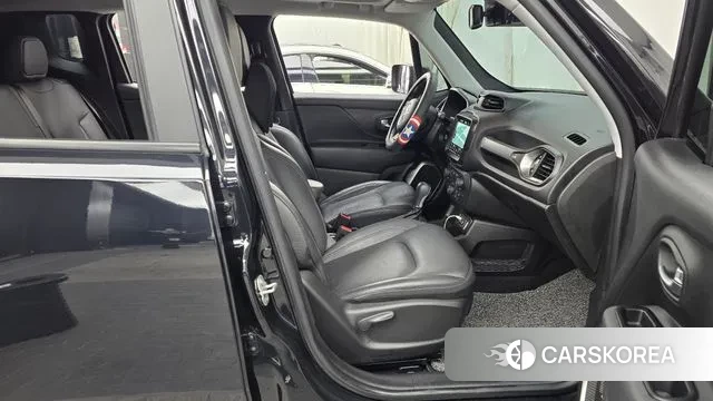 Jeep Renegade 2021 Черный из Кореи, фото 2