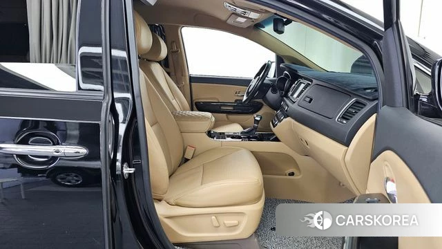 Kia The New Carnival 2019 Черный из Кореи, фото 2