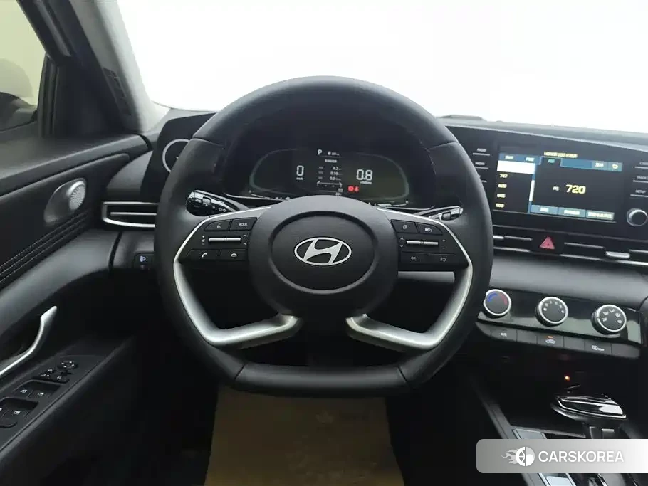Hyundai Elantra 2026 Белый из Китая, фото 2