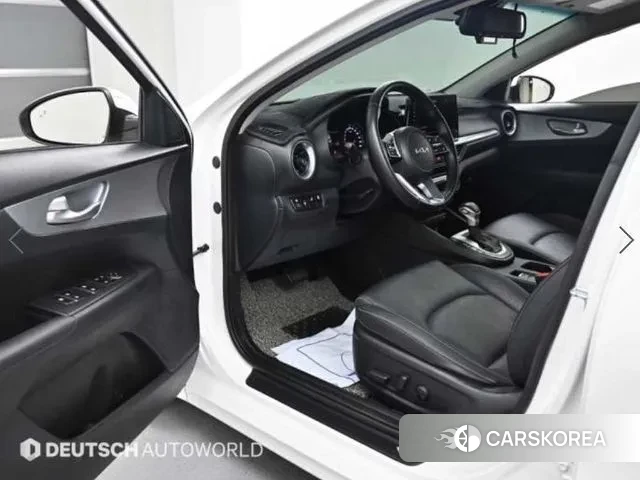 Kia The New K3 2nd generation 2022 Белый из Кореи, фото 2