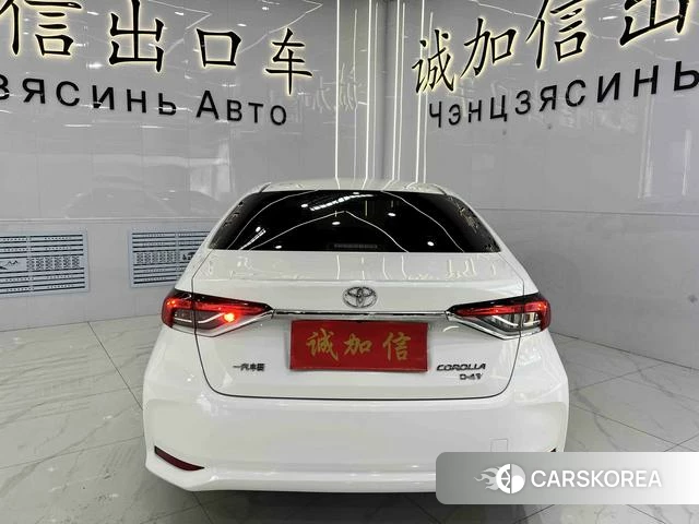 Toyota Corolla 2022 Белый из Китая, фото 2