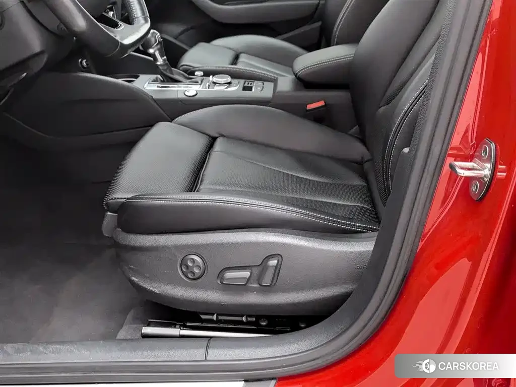 Audi A3 2019 Red/purple из Китая, фото 2