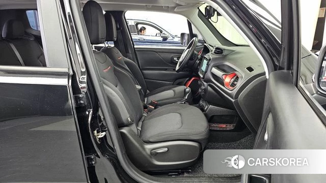 Jeep Renegade 2018 Черный из Кореи, фото 2