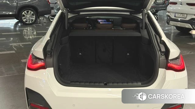 BMW i4 2024 Белый из Кореи, фото 2