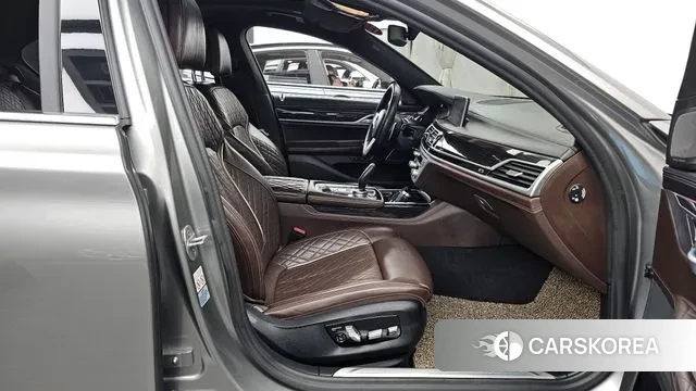 BMW 7 Series (G11) 2020 Серебристо-серый из Кореи, фото 2