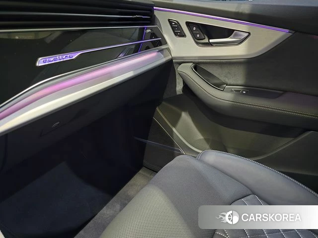 Audi Q7 (4M) 2025 Черный из Кореи, фото 2