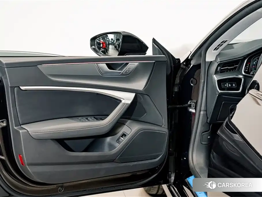 Audi A7L 2025 Черный из Китая, фото 2