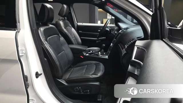 Ford Explorer 2018 Белый из Кореи, фото 2