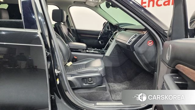 Land Rover Discovery 5 2019 Черный из Кореи, фото 2