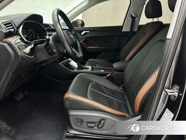 Audi Q3 2022 Черный из Китая, фото 2