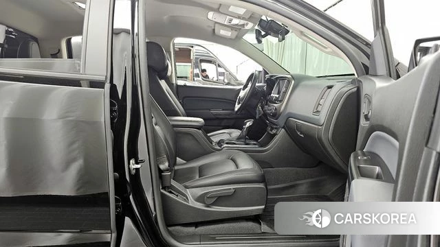 Chevrolet (GM Daewoo) Real New Colorado 2022 Черный из Кореи, фото 2